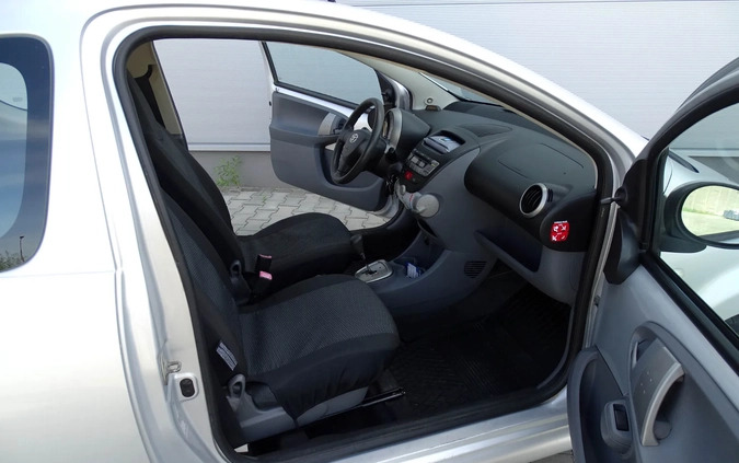 Toyota Aygo cena 11900 przebieg: 199000, rok produkcji 2006 z Gostynin małe 154